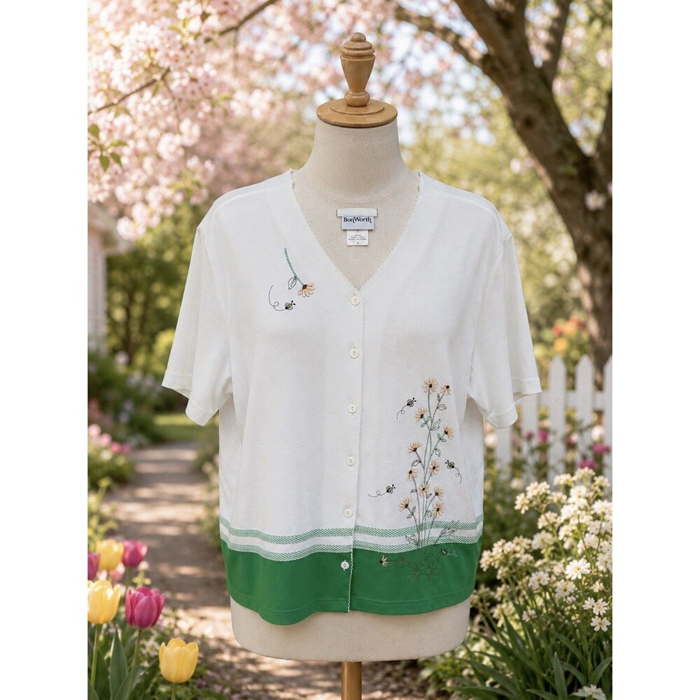 BonWorth Size XL Short Sleeve Button Front Top Bee’s & Daisies NWT